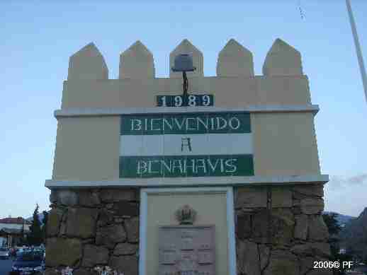 Placa en la entrada de Benahavs